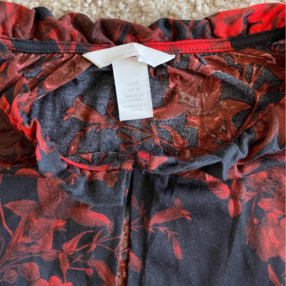 H&M Maternity Top! - Picture 4 of 4